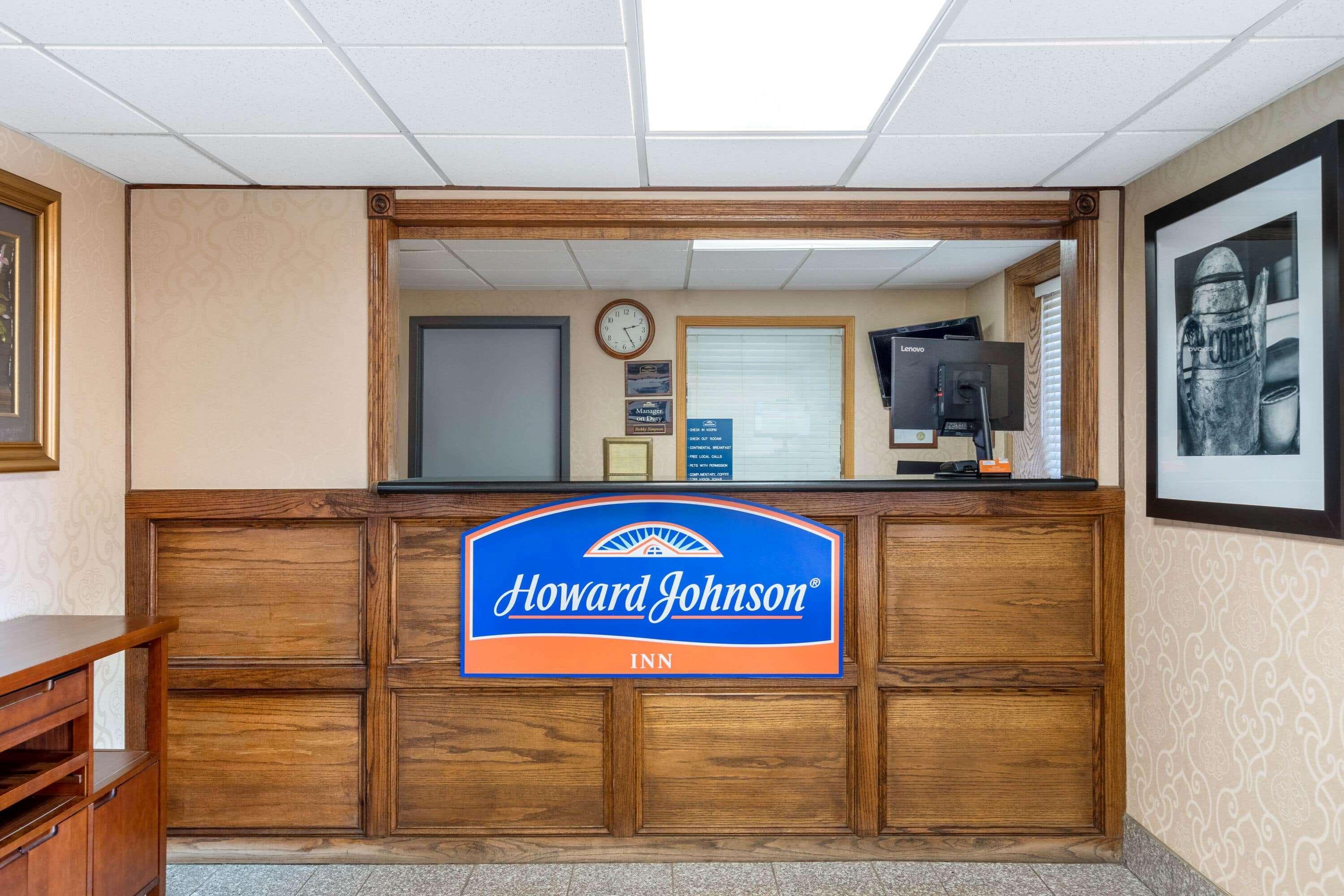 Hotel Howard Johnson By Wyndham Gillette Extérieur photo